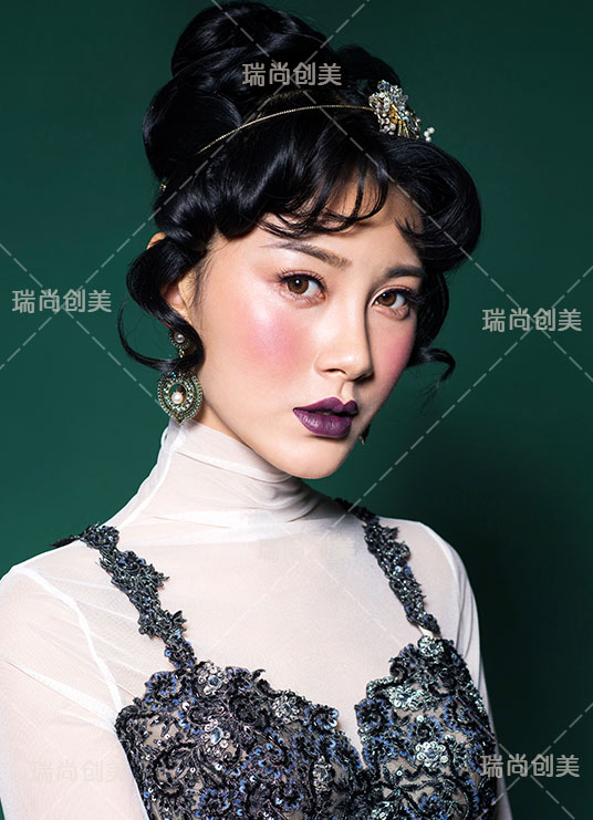 學(xué)彩妝