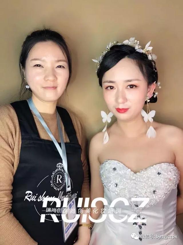 學(xué)員月考作品欣賞：不同風(fēng)格的新娘造型