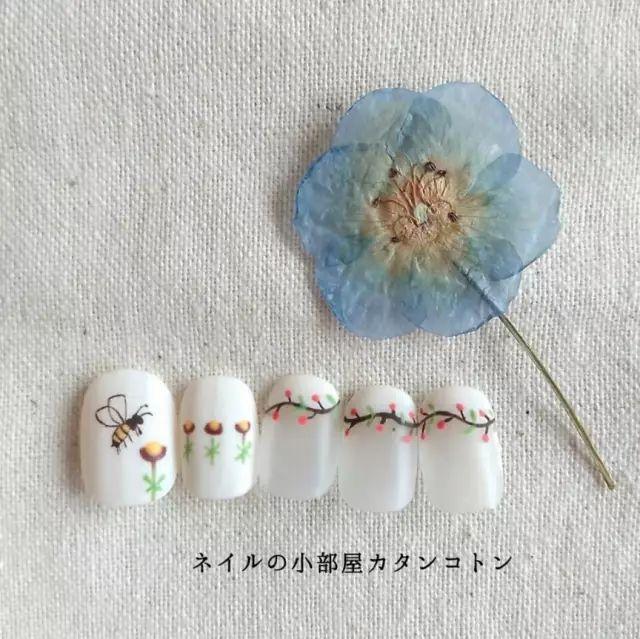 適合春天的小清新美甲，讓指尖成為“限量版”！
