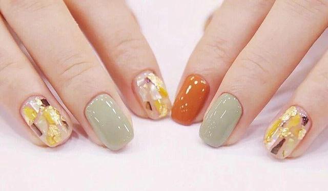 今年春夏流行的黃色系美甲，怎樣做才不挑人？