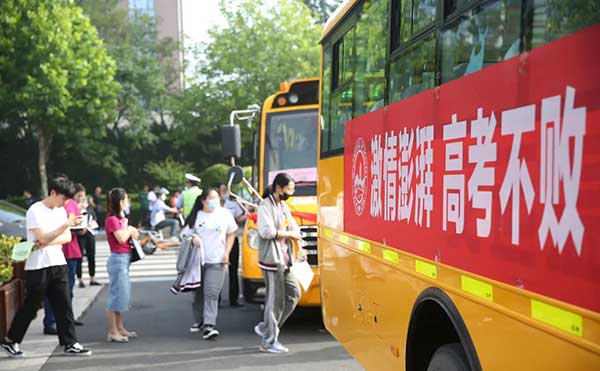 逐夢并非止于高考，你只管乘風破浪，后面交給我們